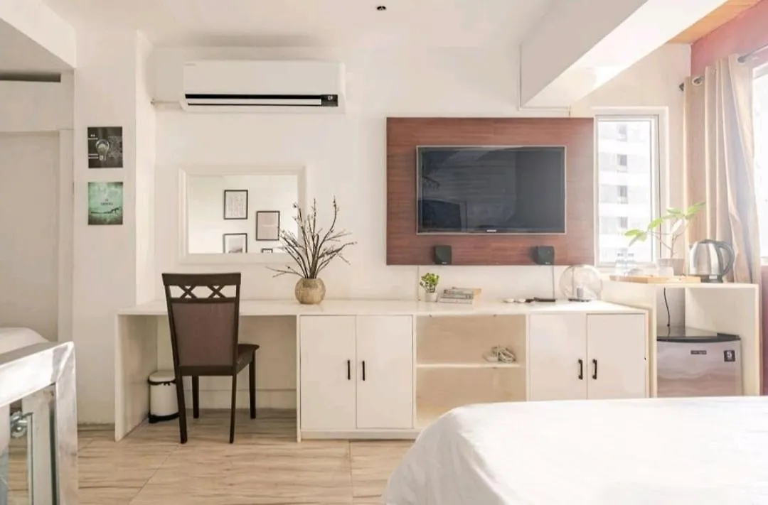L1 Twin Bed Staycation In Bonifacio Global City Manila