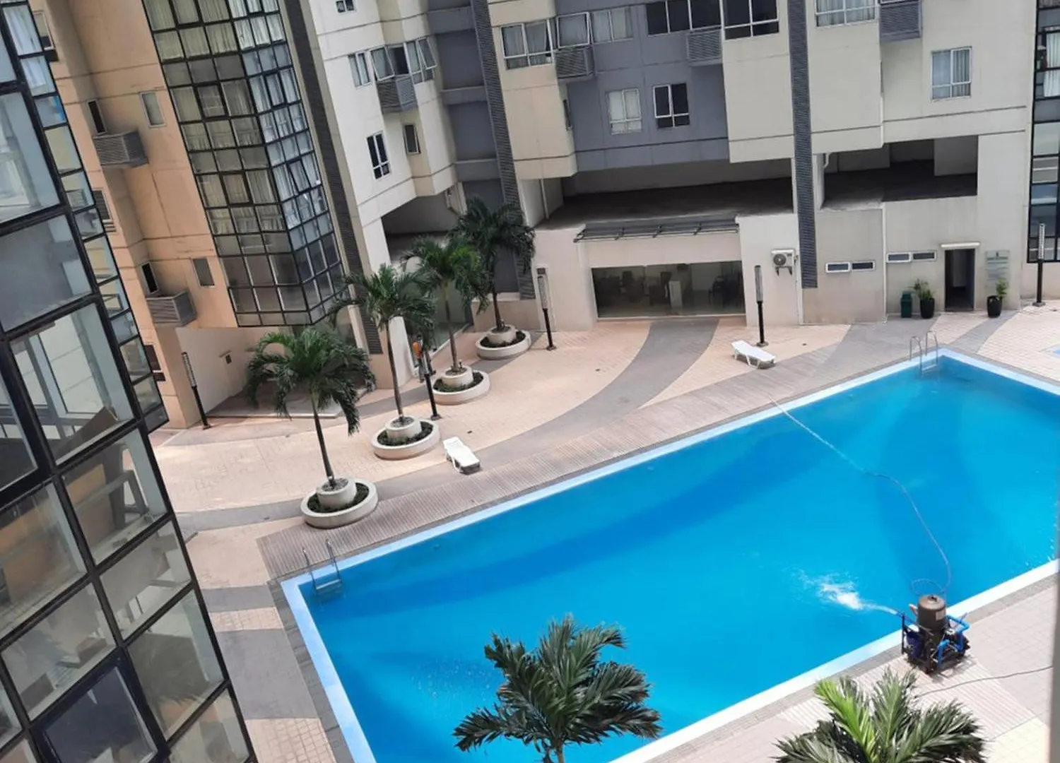L1 Twin Bed Staycation In Bonifacio Global City Manila